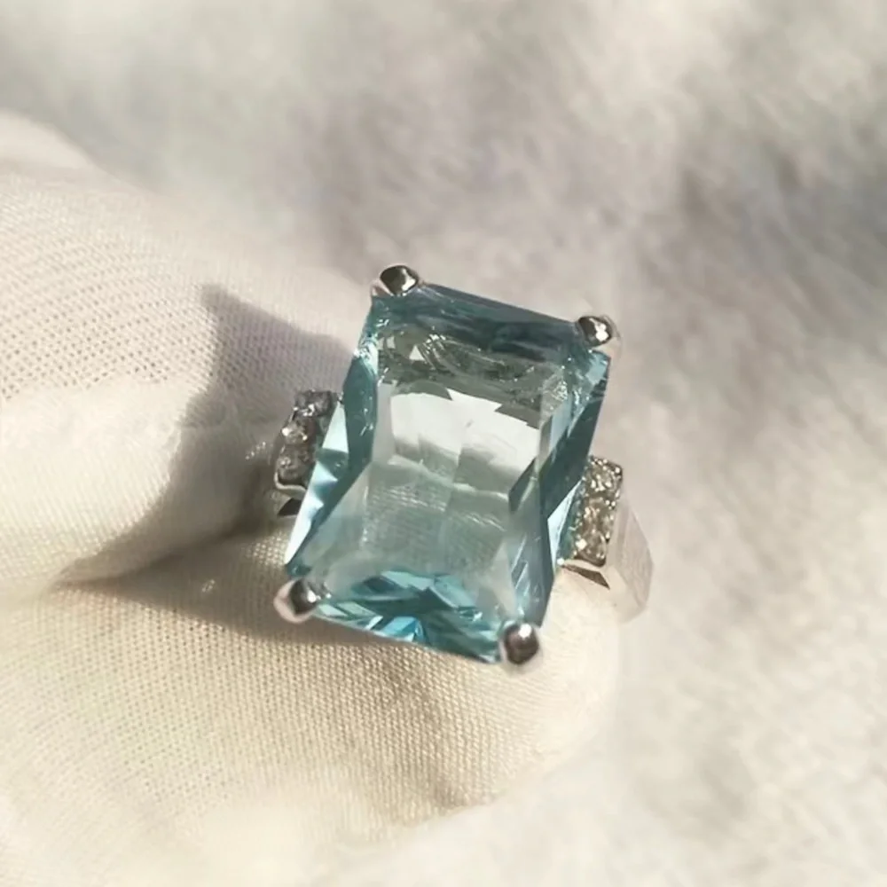 Aquamarine Rectangular Ring - Picture 3 of 4